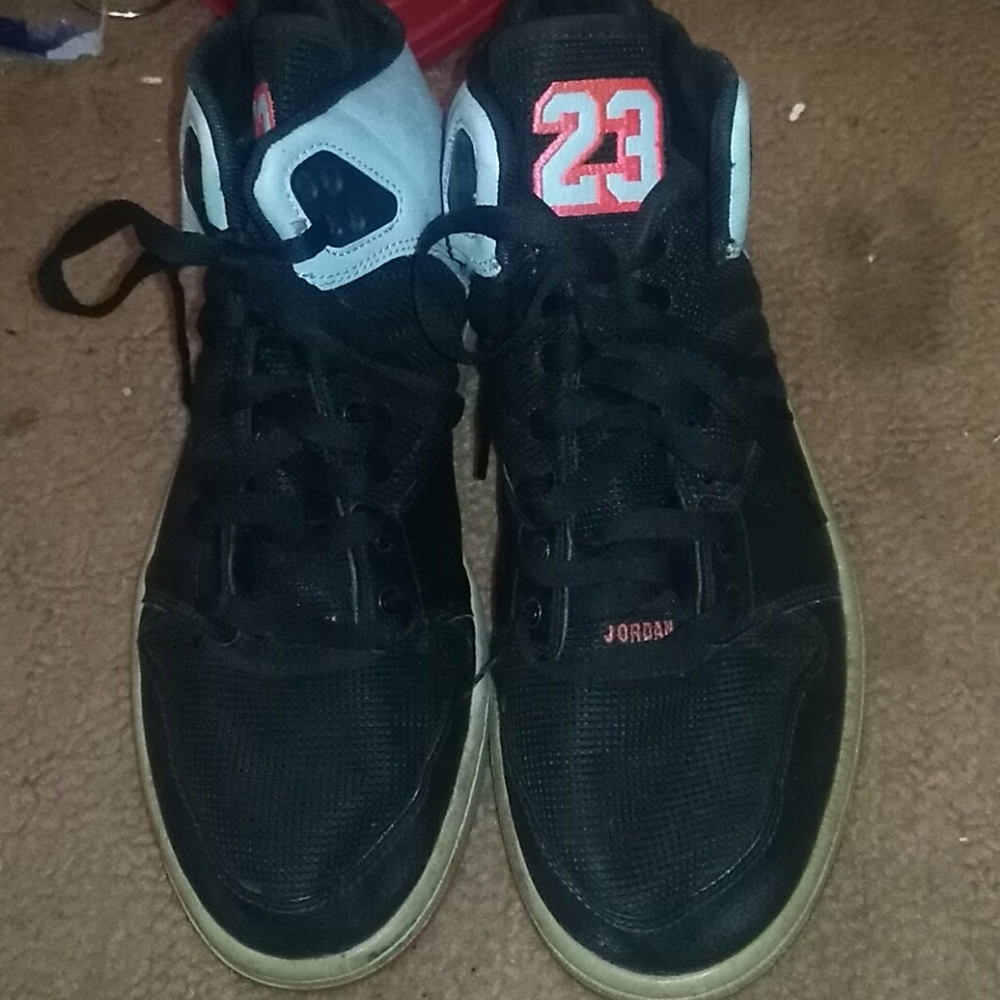 HOST PICK! Nike Air Jordan Flight Sneakers